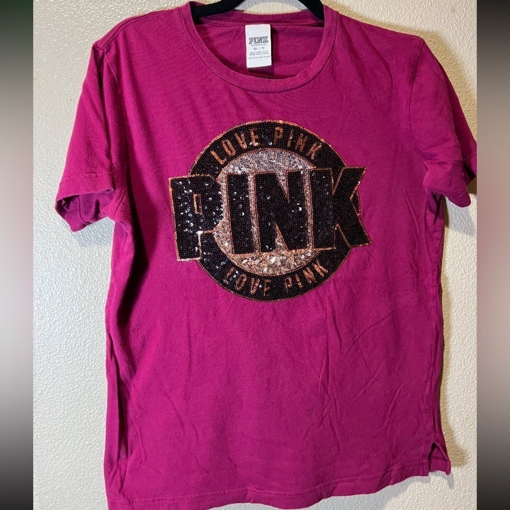 VICTORIAS SECRET PINK RARE BLING CAMPUS "LOVE PINK" SCOOPNECK/CREW TEESHIRT‎ XS